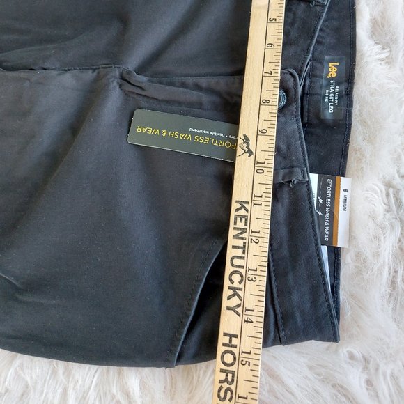 NWT Lee Women's Relaxed Fit Straight Leg Mid Rise Jeans Size: 6M - Picture 4 of 11